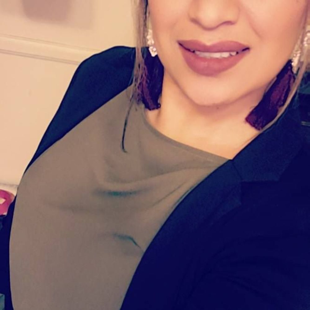 Meet your Posher, Claudia